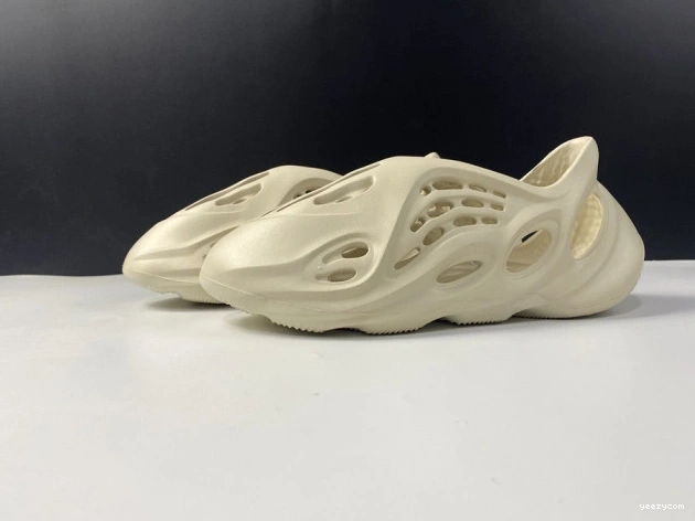Adidas RNNR FY4567 Sand Foam Yeezy 0825